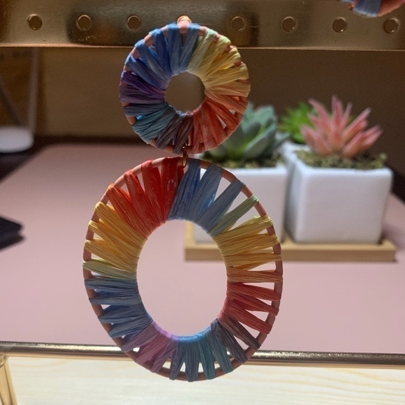 SALE💚 any 3 for $18 💚 rainbow Woven Statement Chunky Earrings - Picture 4 of 4